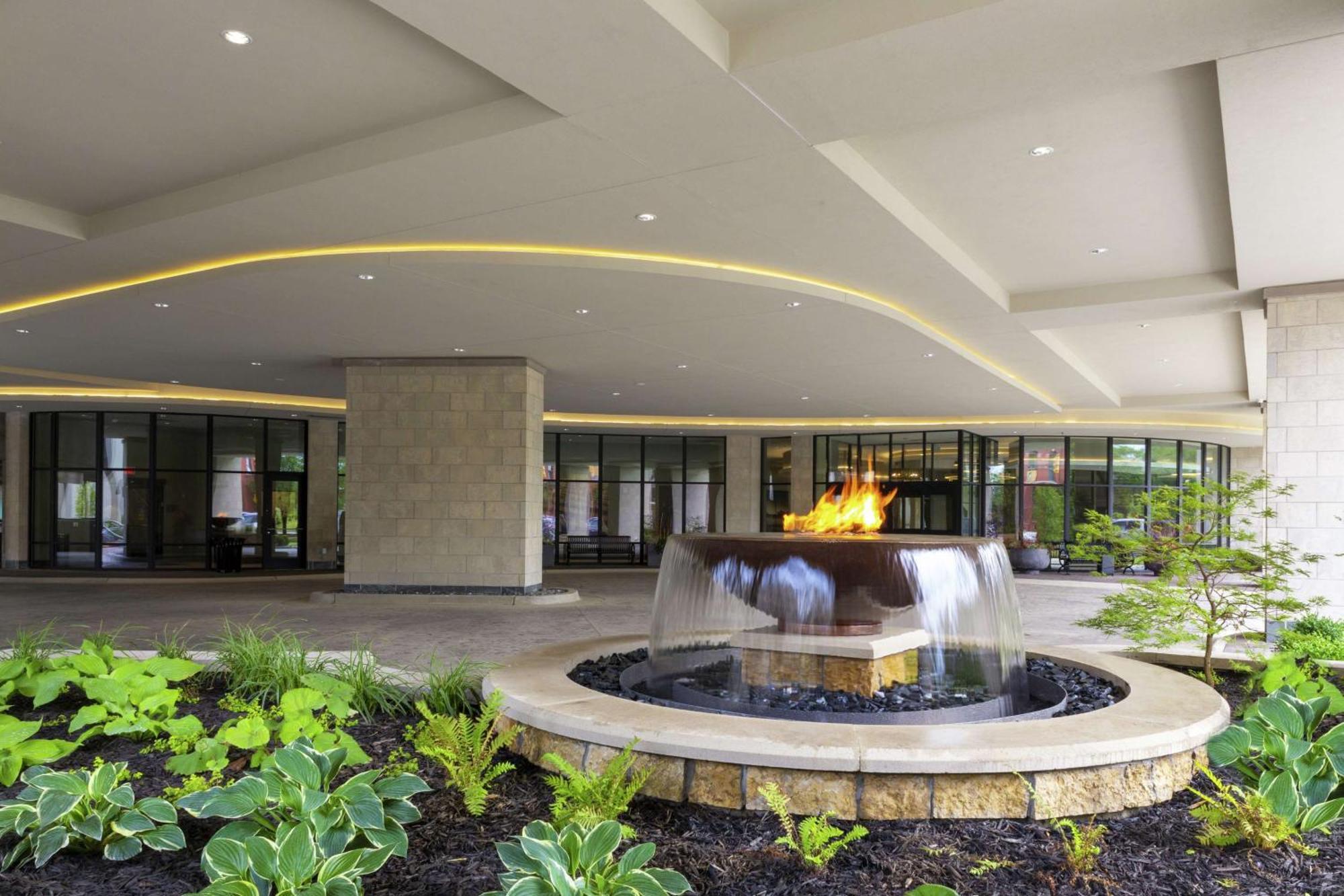Embassy Suites By Hilton Grand Rapids Downtown Экстерьер фото